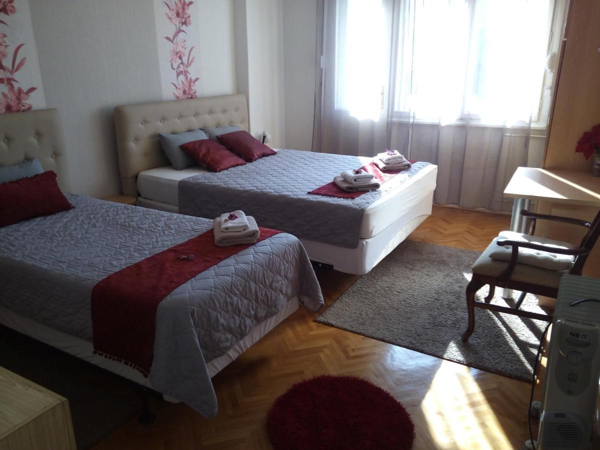 The Most Central Skopje Apartment Exterior foto