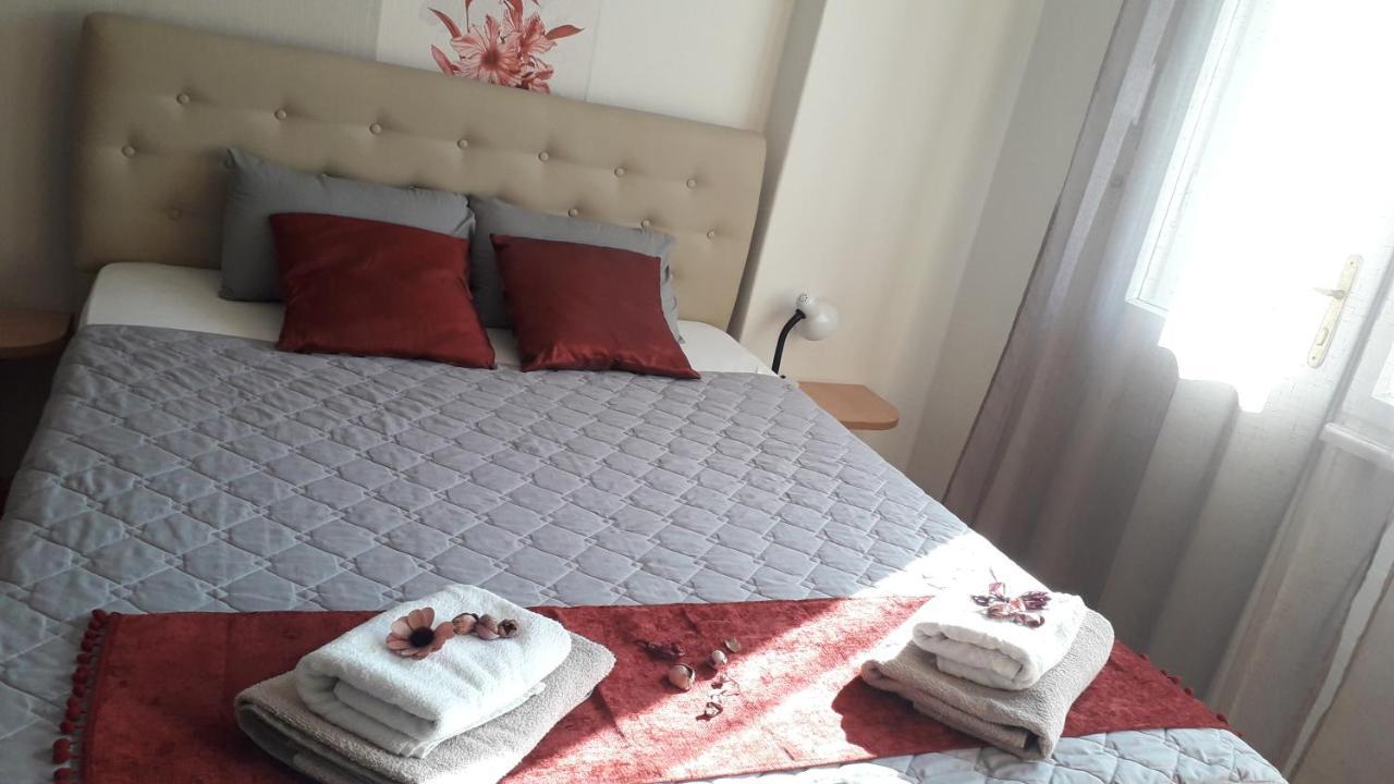 The Most Central Skopje Apartment Exterior foto